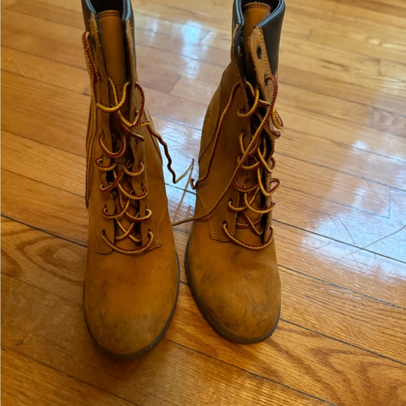 Timberland high heeled boots. Size 8 - Picture 3 of 4